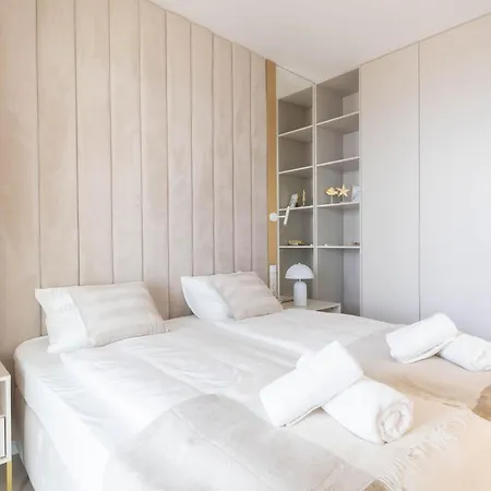 Апартаменты Rj Baltic Infinity & - Free Parking